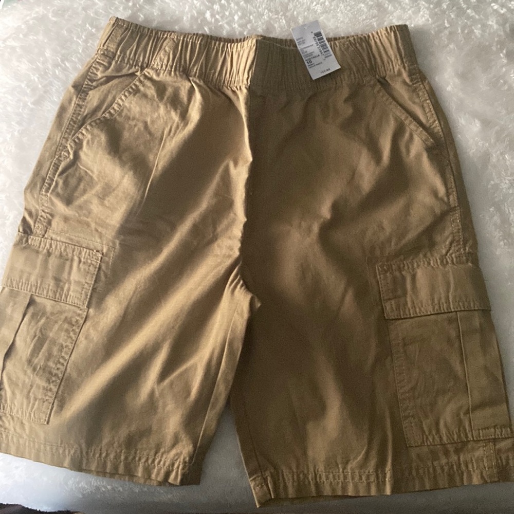 NWT The children’s Place boys cargo shorts- size 10